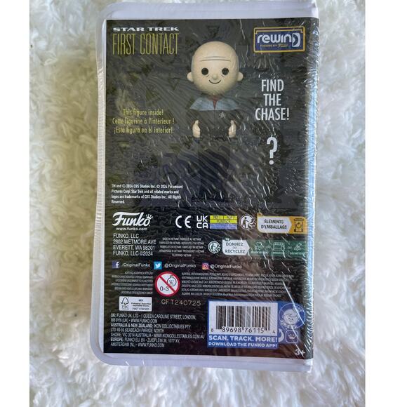 Funko Rewind Star Trek First Contact Jean Luc Picard with Chase NEW - Picture 3 of 6